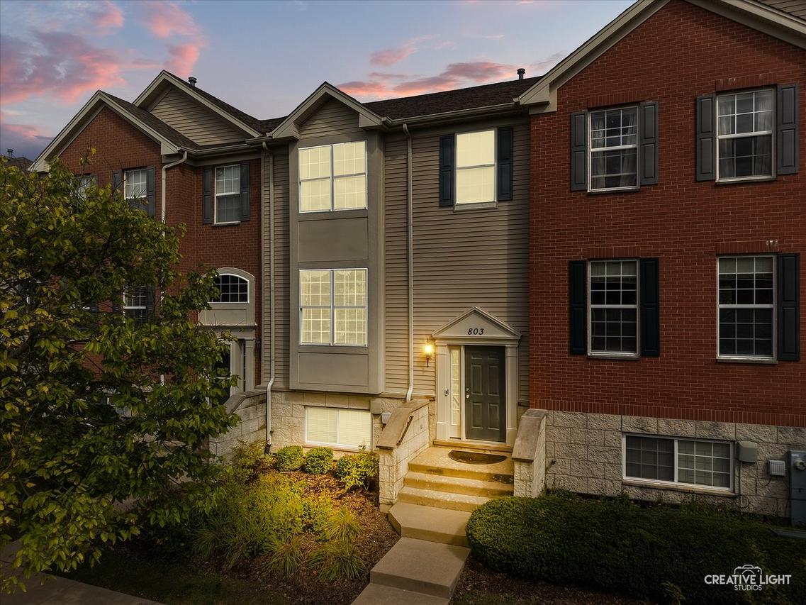 803 Brodhead Dr., Aurora, IL 60504