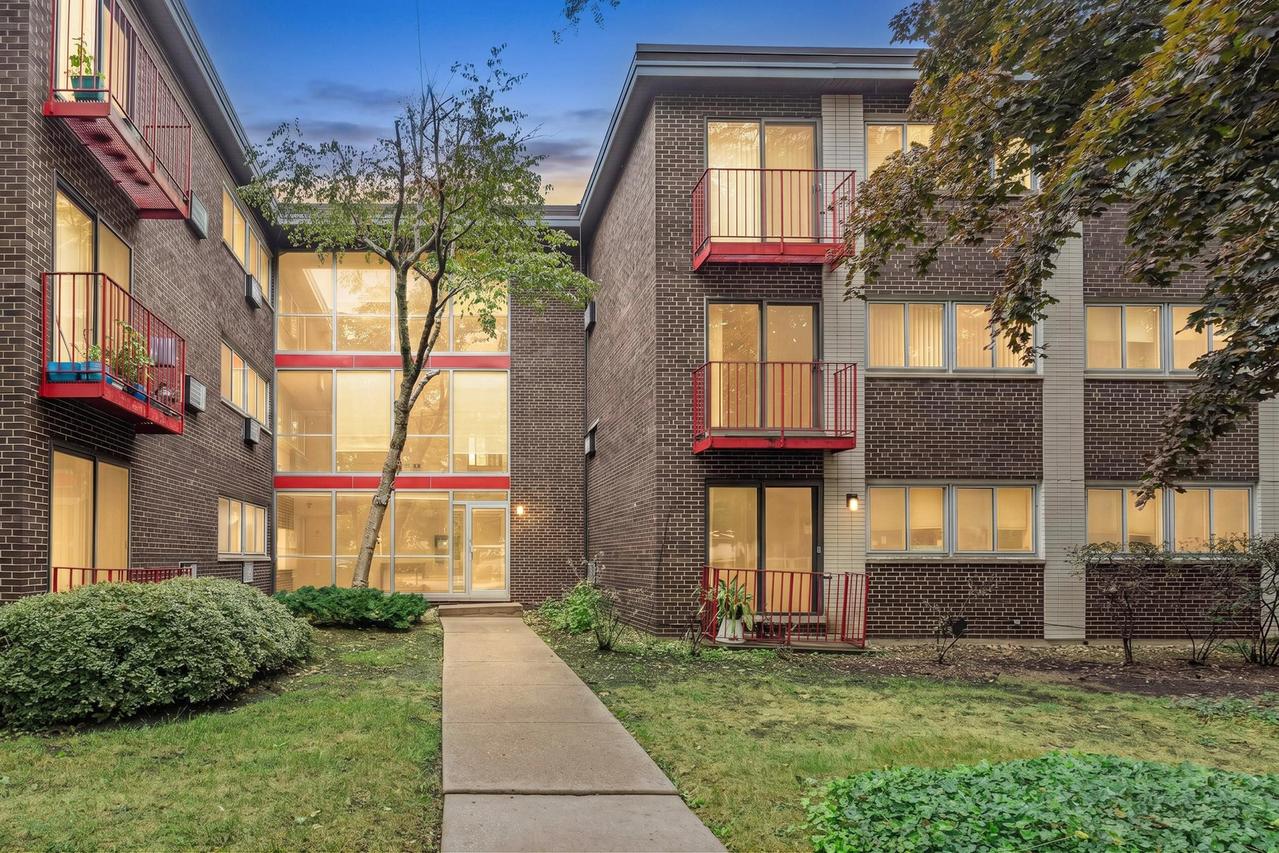 8500 Skokie Blvd. #1D, Skokie, IL 60077