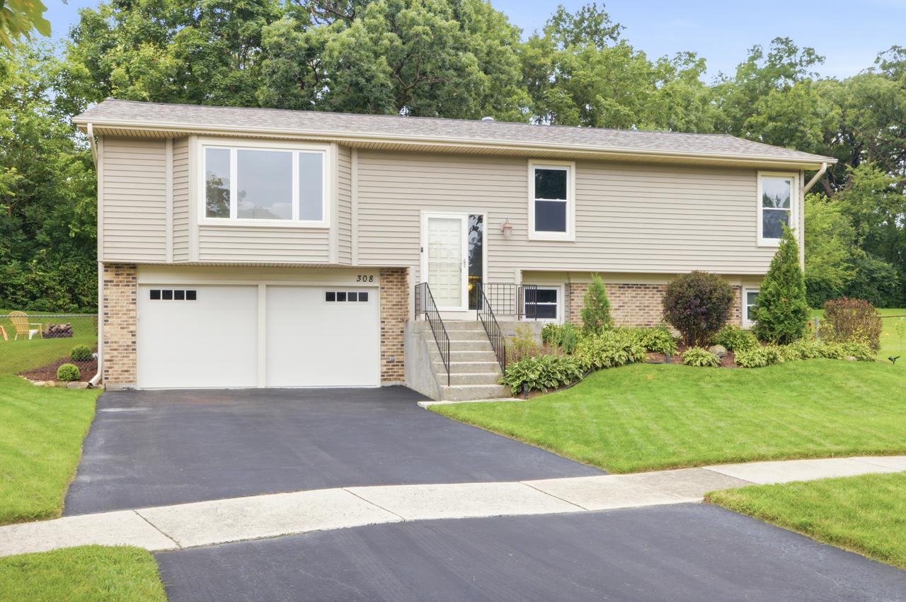 308 Nelson Ct., Bolingbrook, IL 60440
