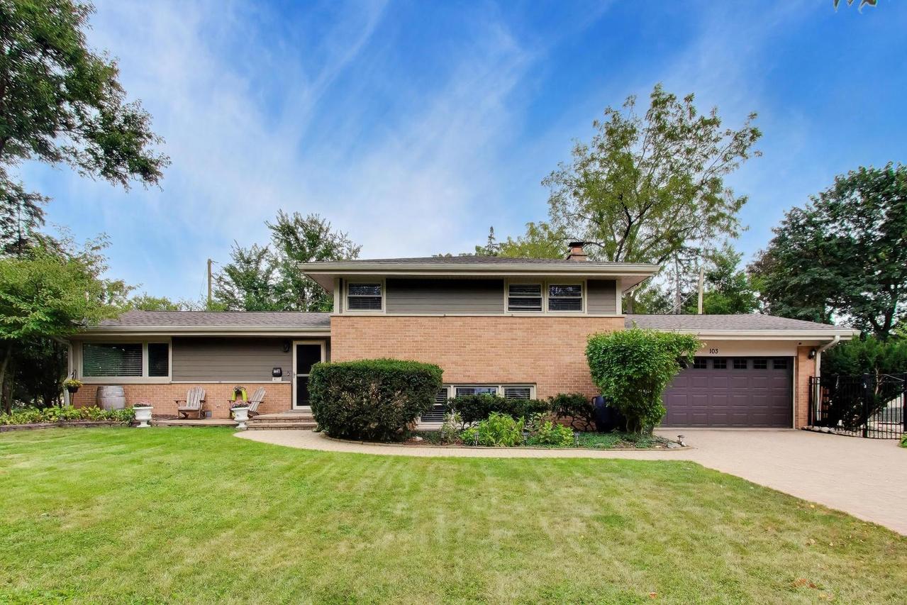 103 S Windsor Dr., Arlington Heights, IL 60004