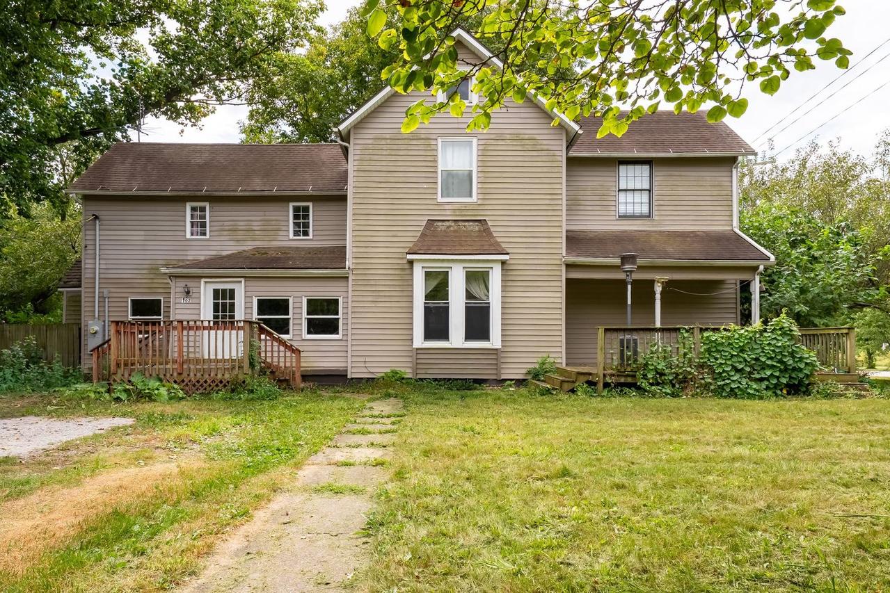 102 E North St., Bellflower, IL 61724