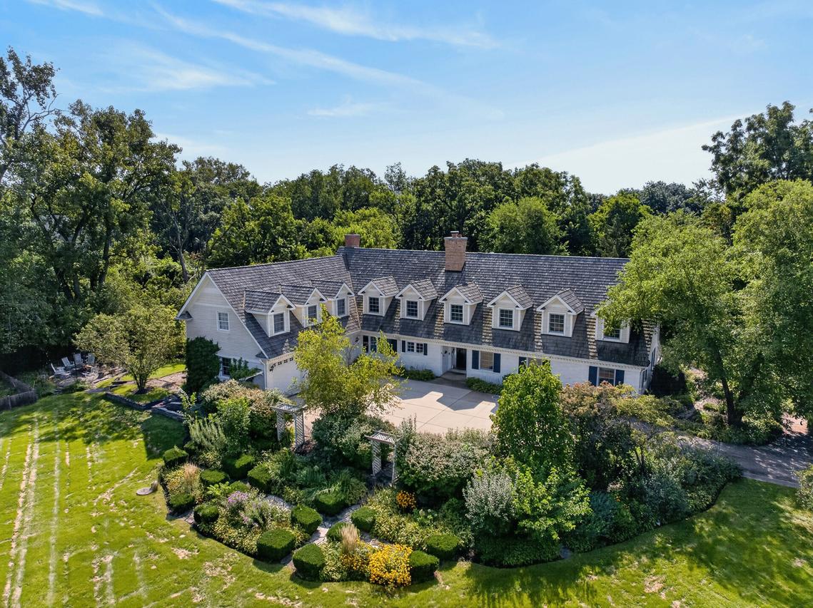 875 Sterling Rd., Inverness, IL 60067