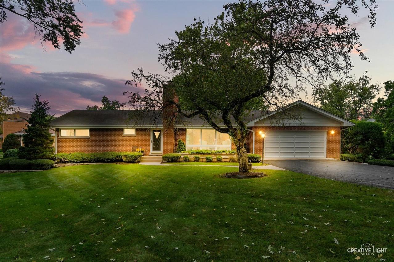 22W126 Buena Vista Dr., Glen Ellyn, IL 60137