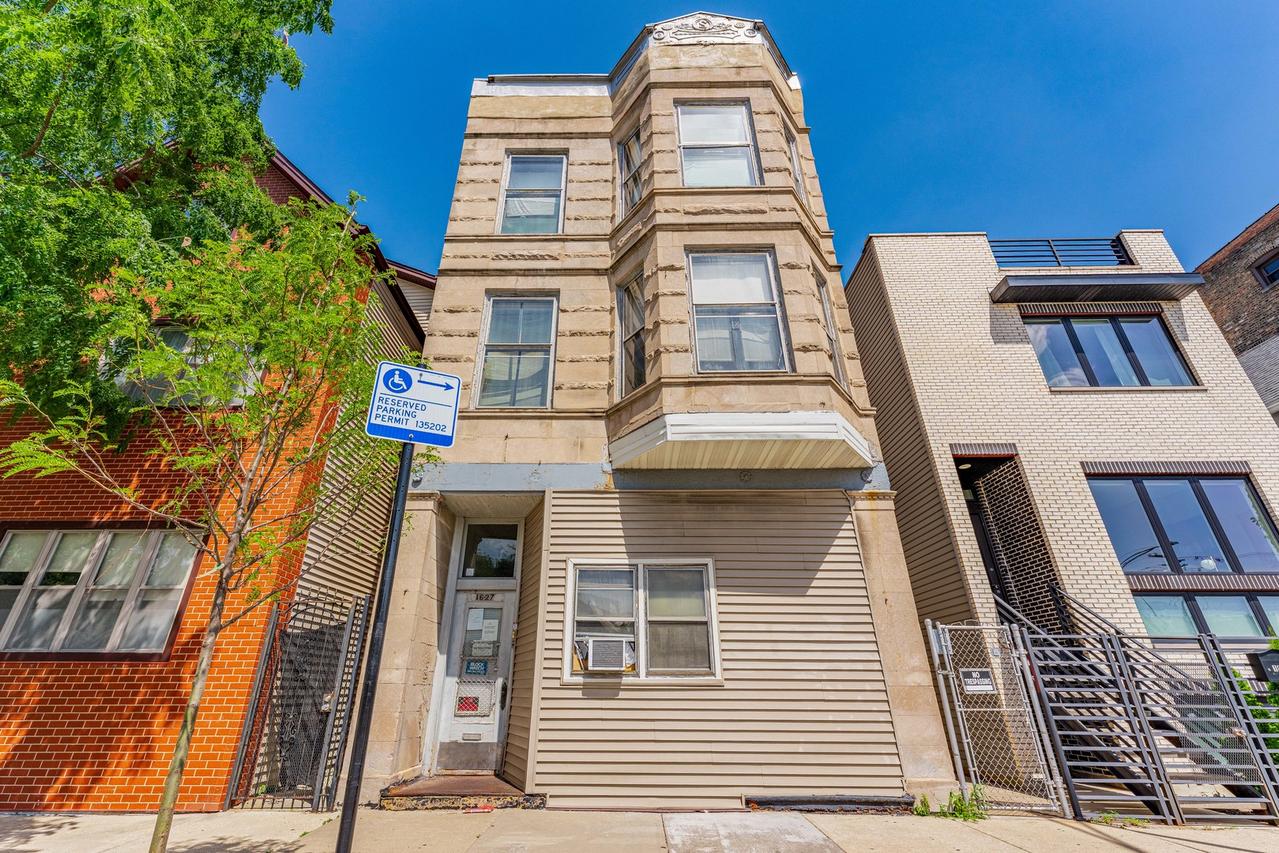 1627 N Kedzie Ave., Chicago, IL 60647