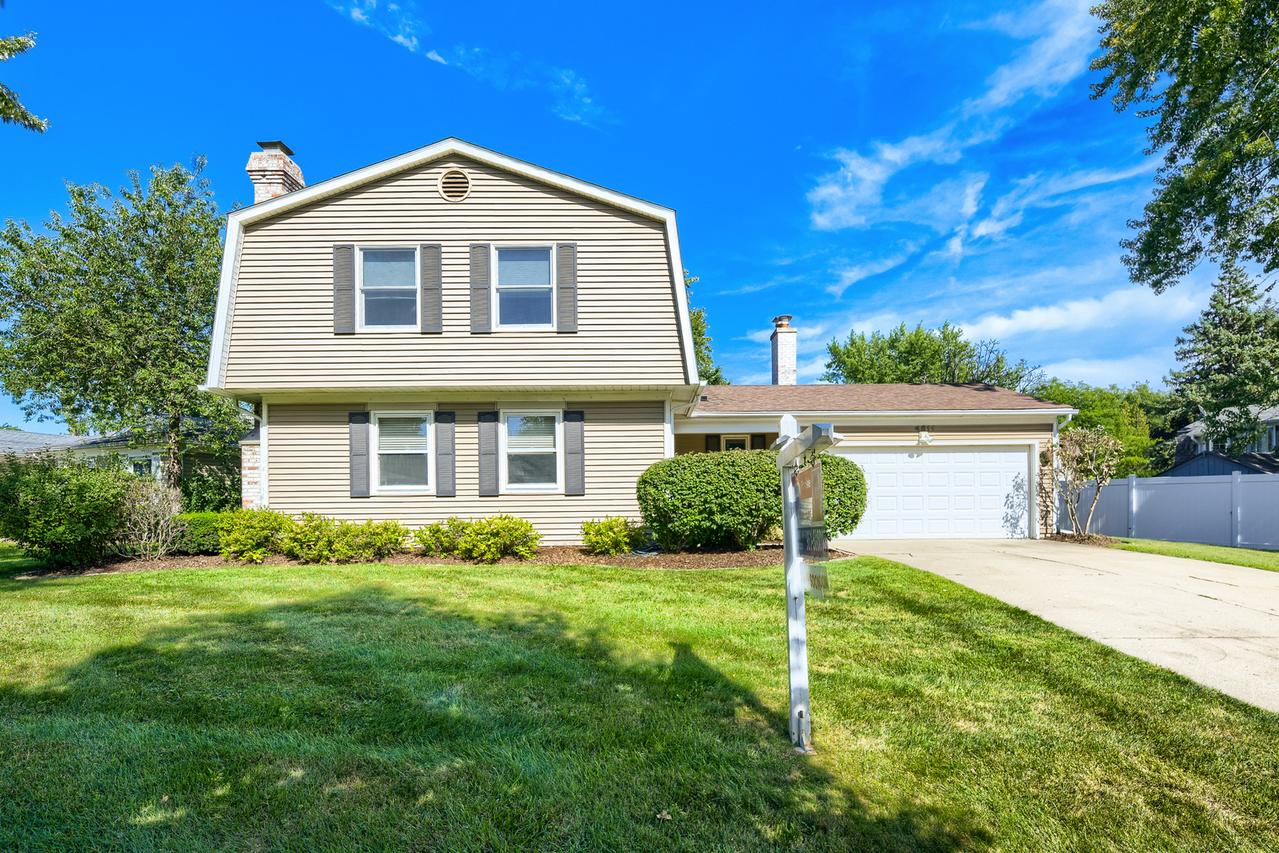 4511 Crab Orchard Dr., Hoffman Estates, IL 60192