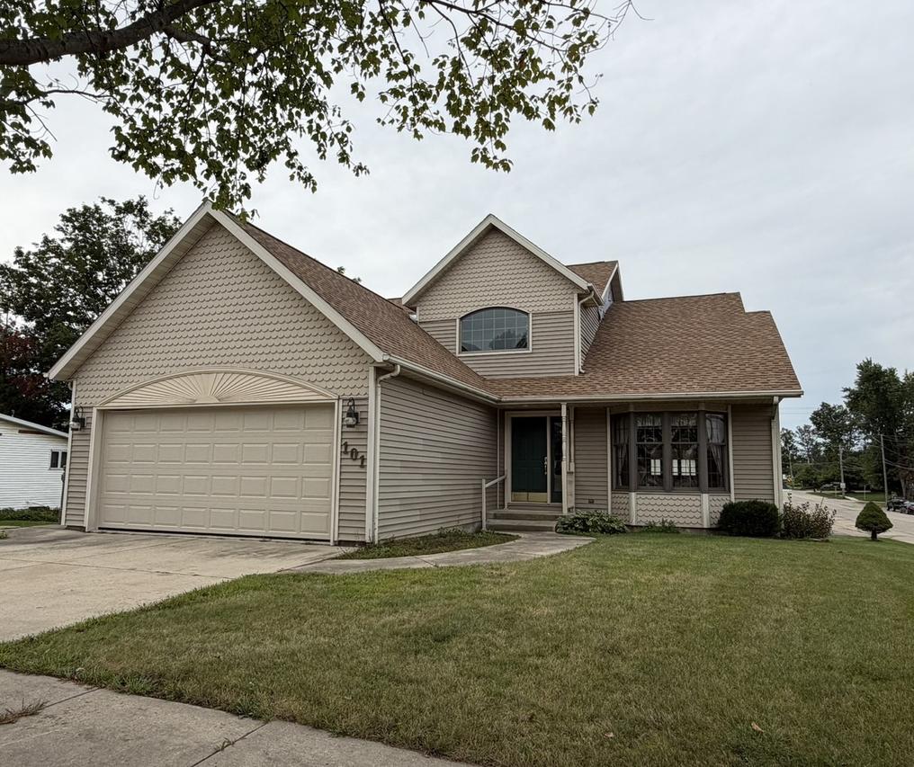 101 E Provost St., Lena, IL 61048