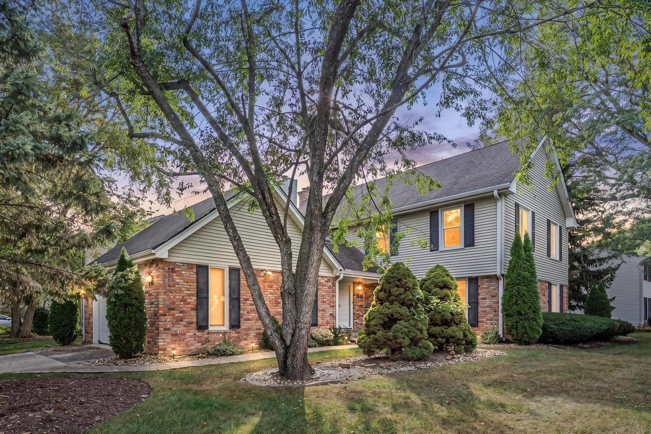 1136 Chateaugay Ave., Naperville, IL 60540