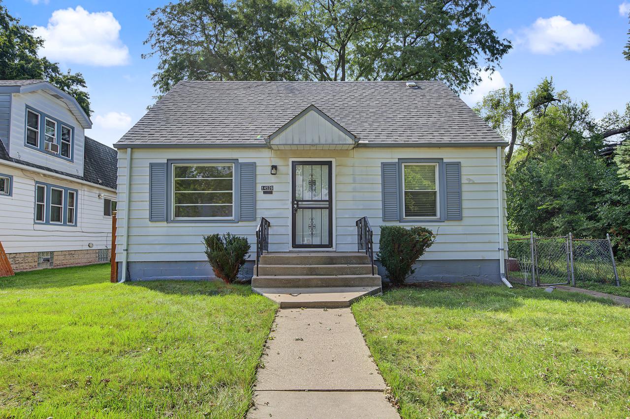 14526 Clinton St., Harvey, IL 60426