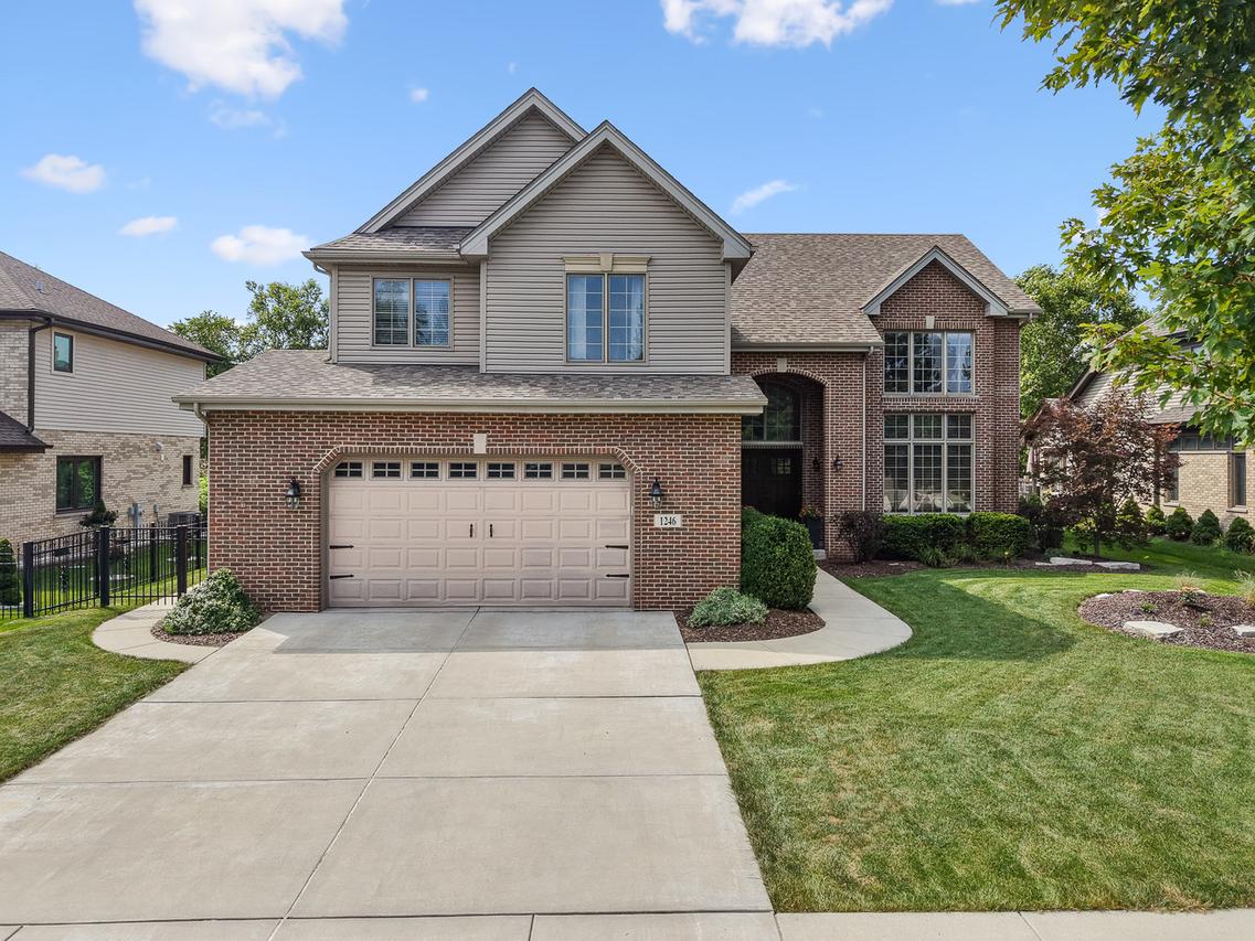 1246 Chatham Dr., Lemont, IL 60439