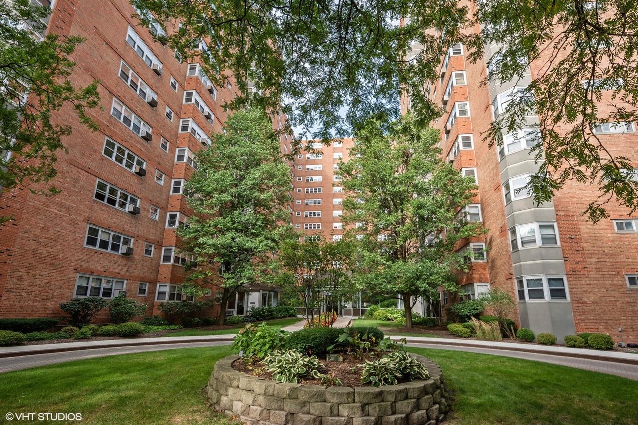 4970 N Marine Dr. #827, Chicago, IL 60640
