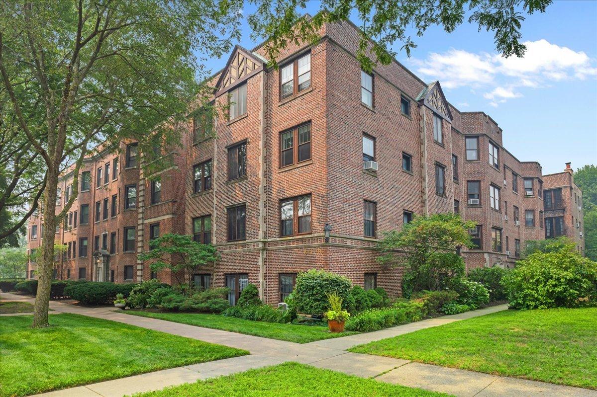 814 Michigan Ave. #2E, Evanston, IL 60202