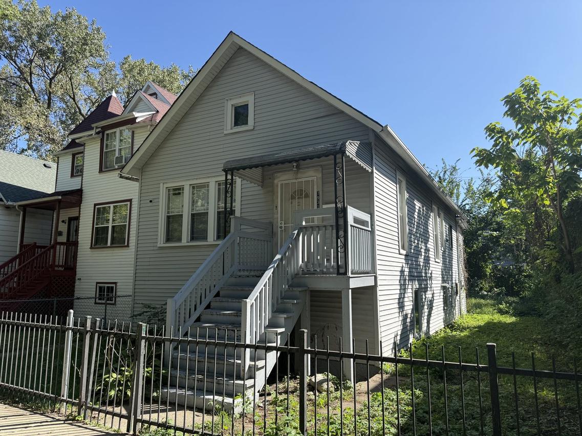 7931 S Muskegon Ave., Chicago, IL 60617