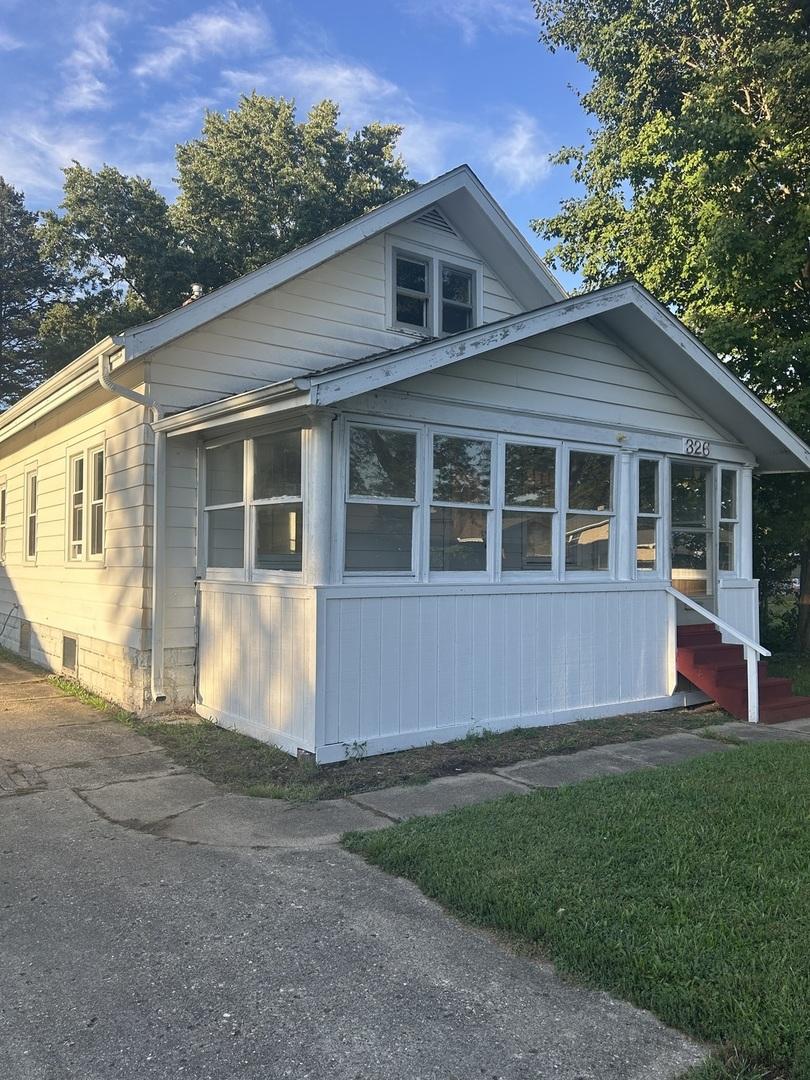 326 Sycamore Ln., Machesney Park, IL 61115