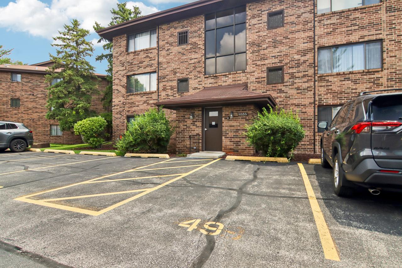 9555 Southwest Hwy. #1S, Oak Lawn, IL 60453