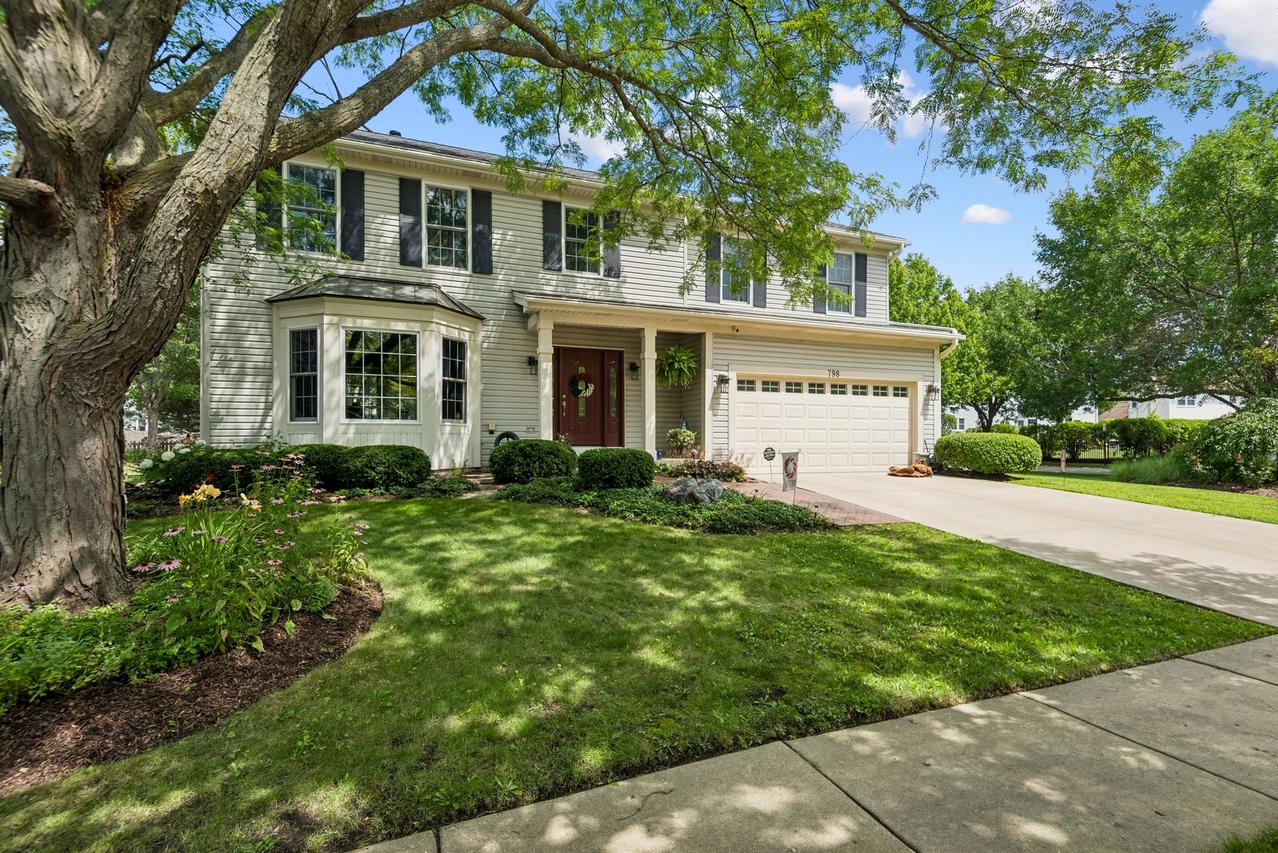 798 Wexford Ct., Grayslake, IL 60030