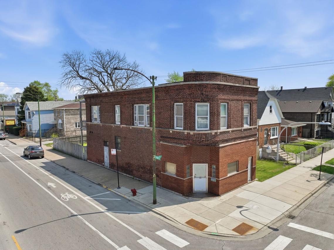 4135 S Wallace St., Chicago, IL 60609