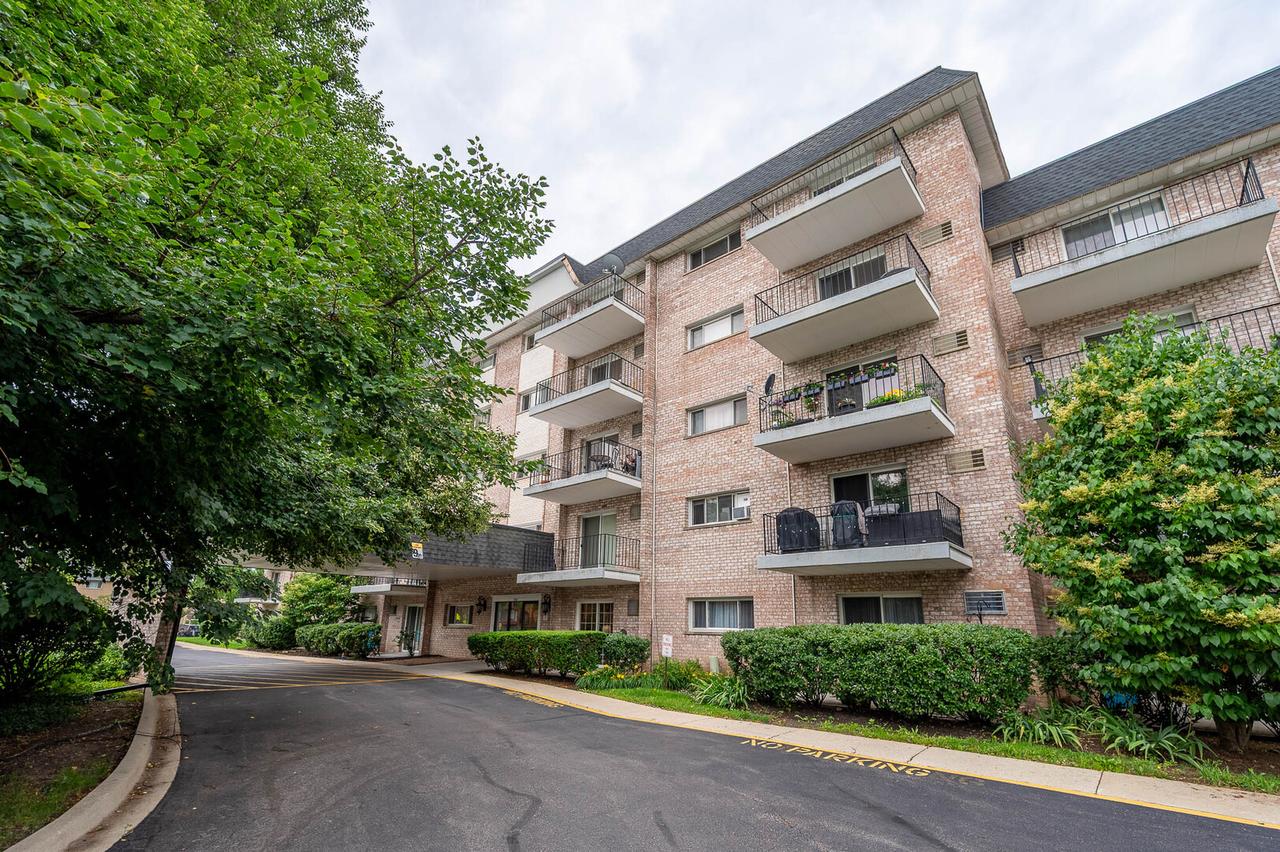 1000 S Lorraine Rd. #411, Wheaton, IL 60189