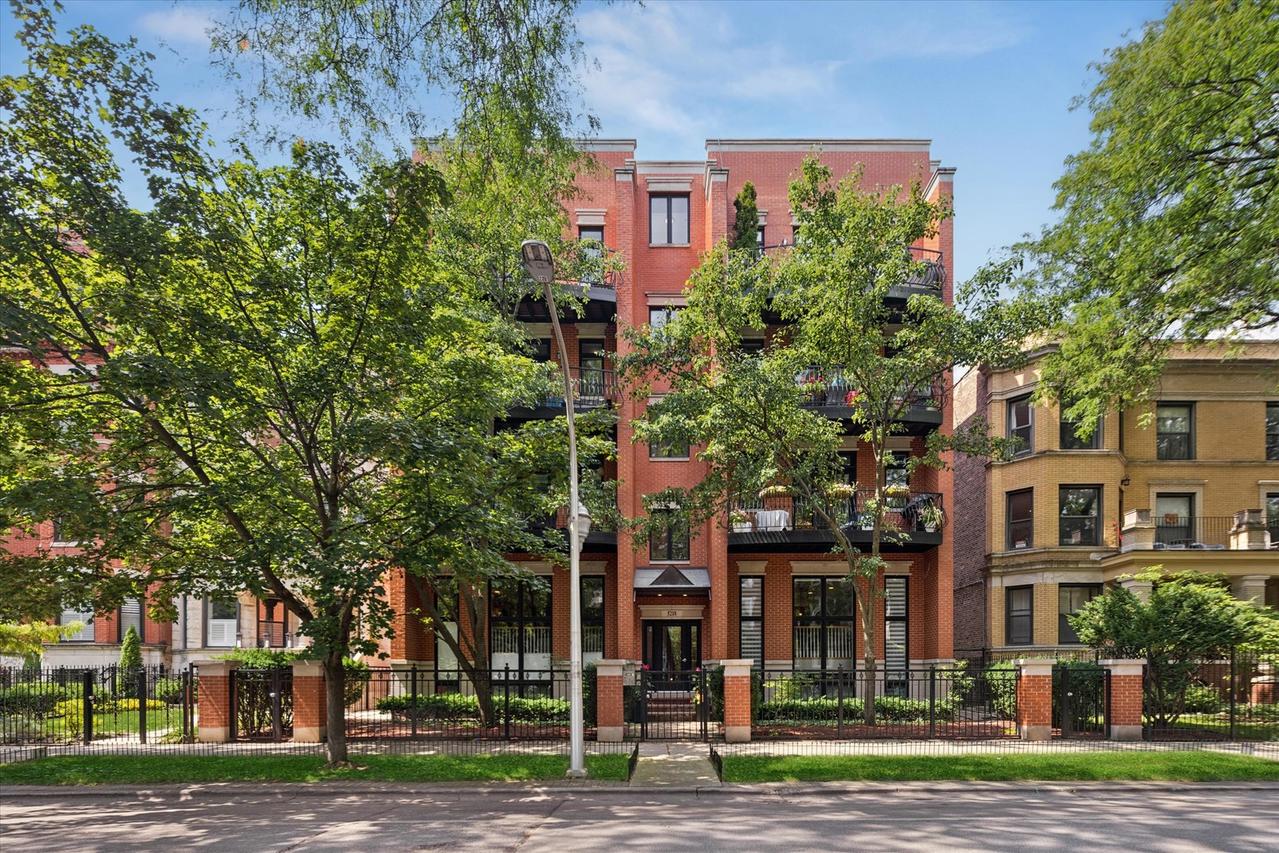 5218 N Winthrop Ave. #4S, Chicago, IL 60640