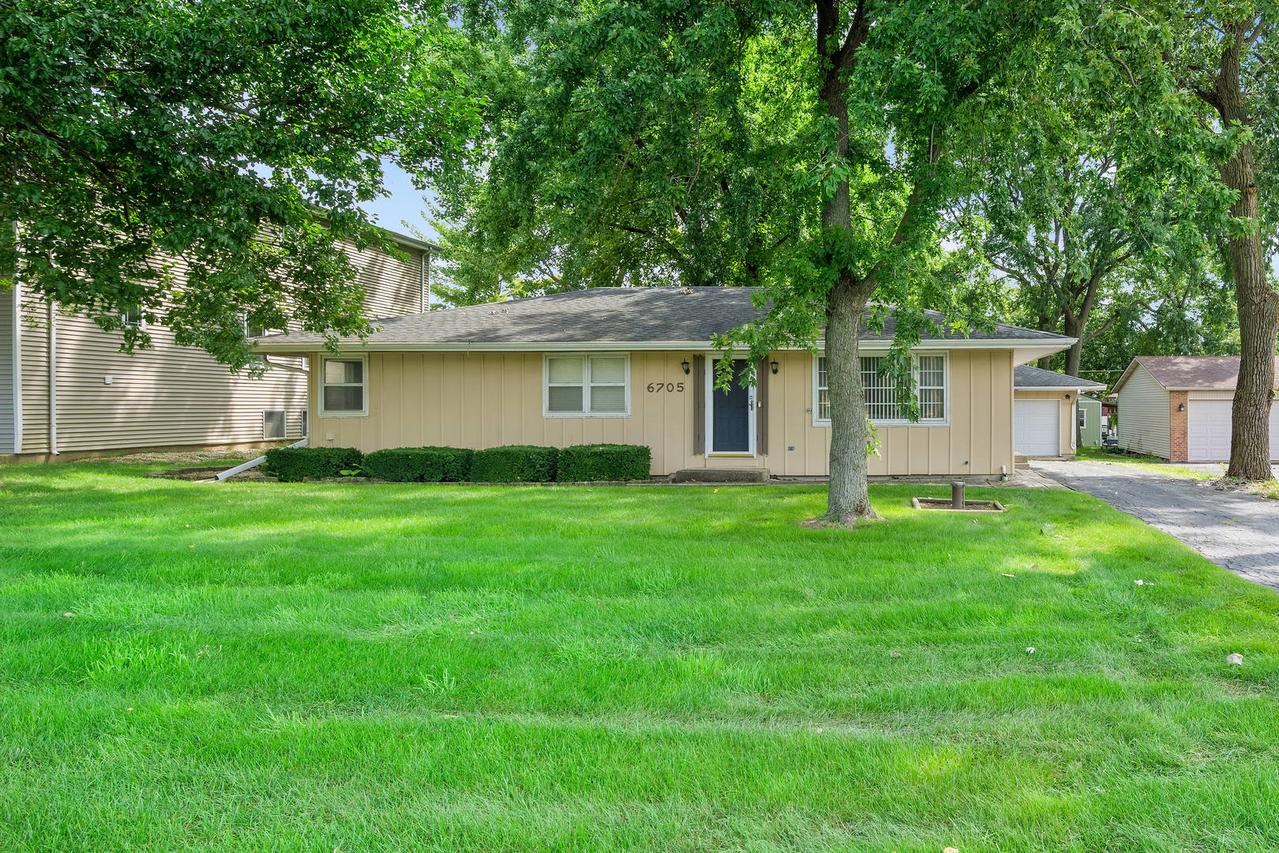 6705 Clarendon Hills Rd., Darien, IL 60561