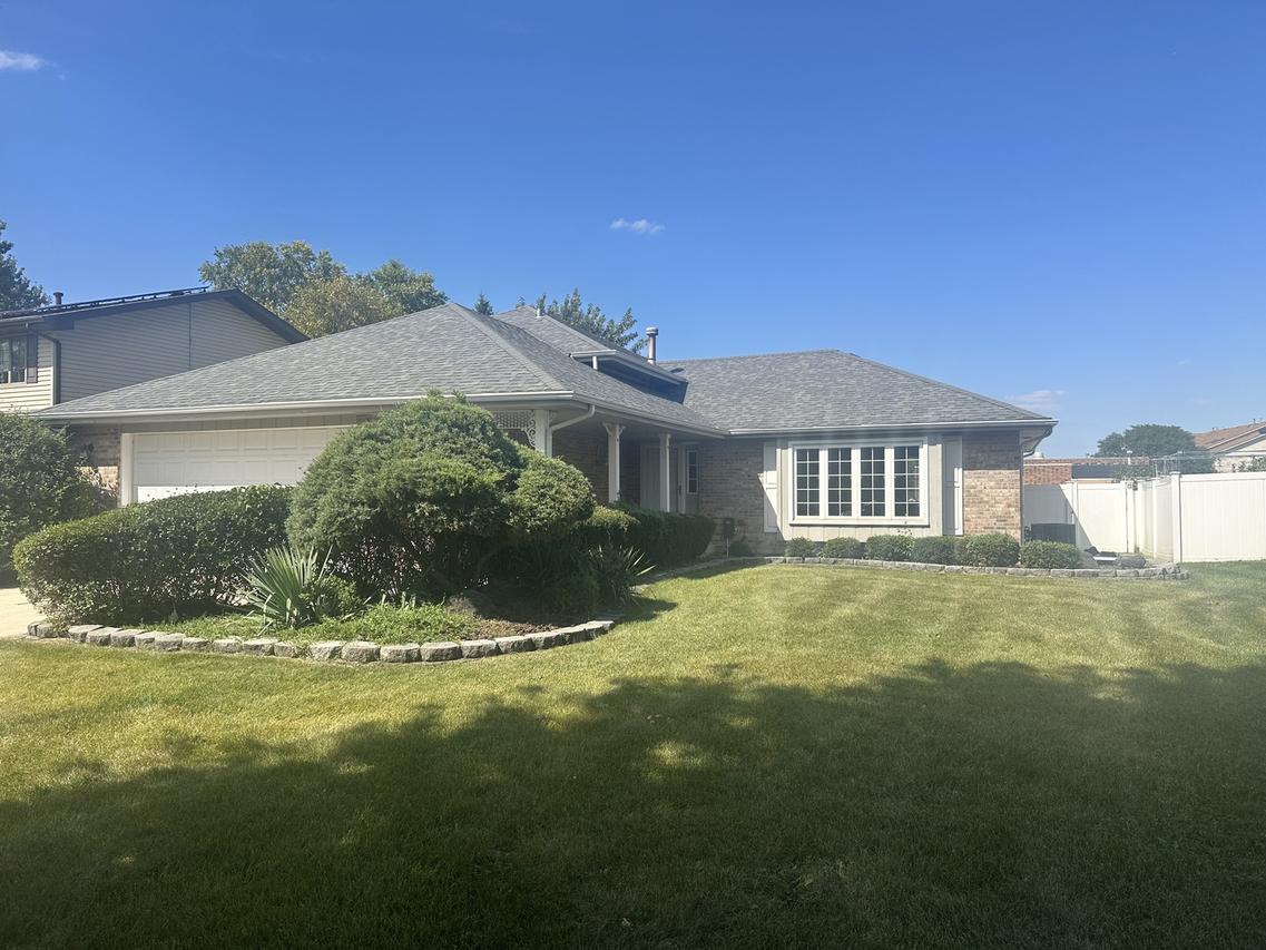 6828 Westview Dr., Oak Forest, IL 60452