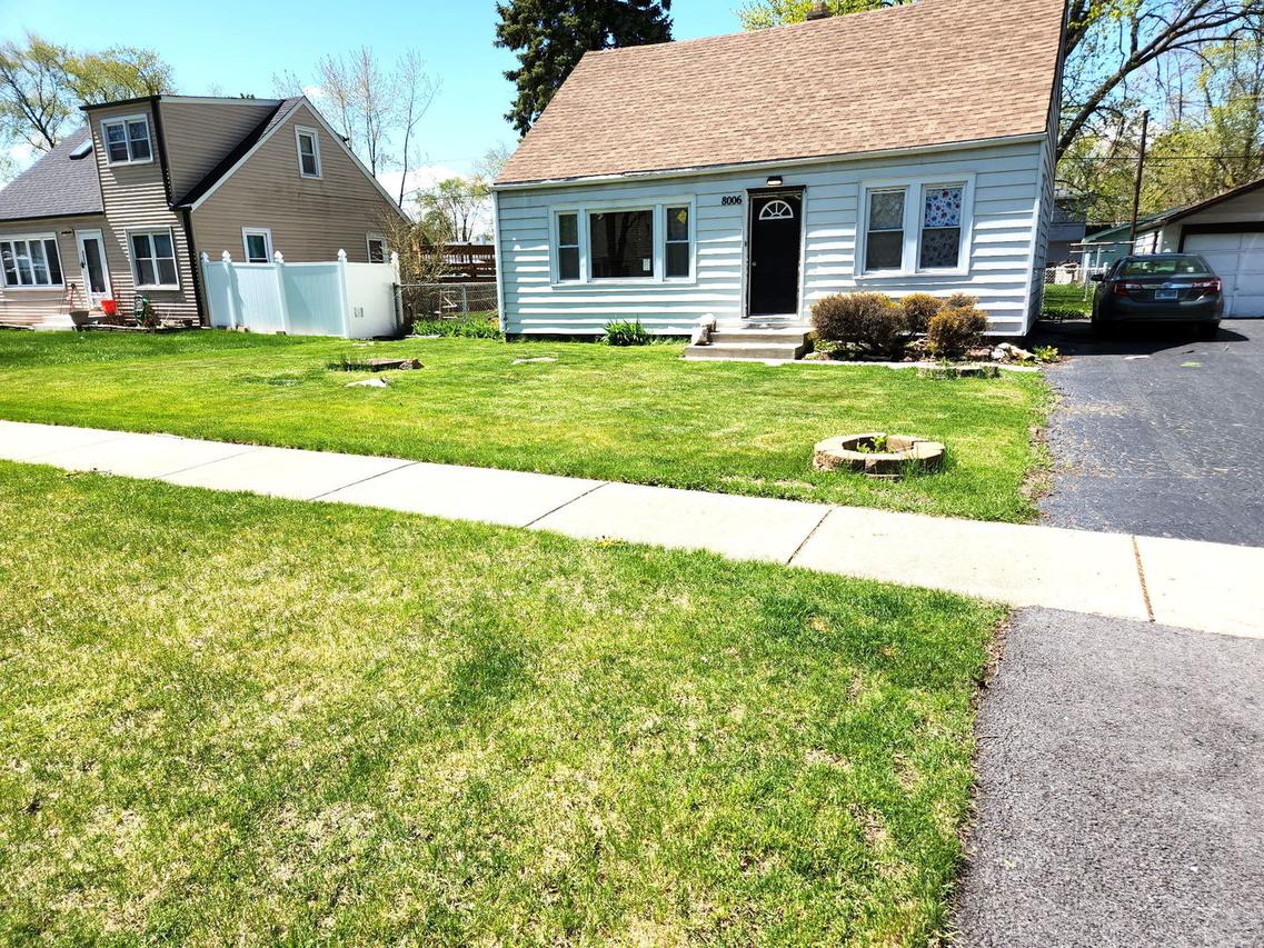 8006 Long Ave., Burbank, IL 60459