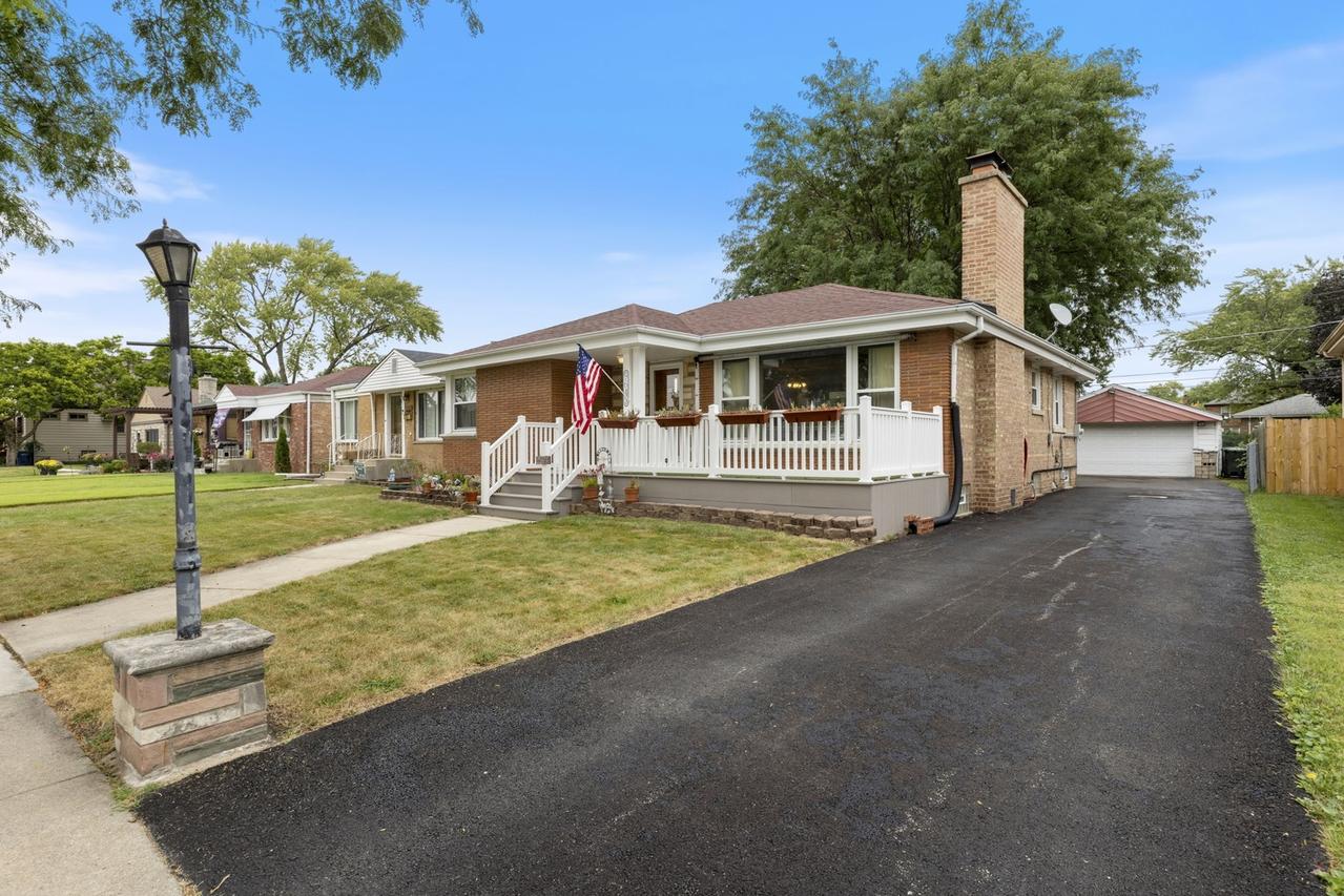 9643 S Richmond Ave., Evergreen Park, IL 60805