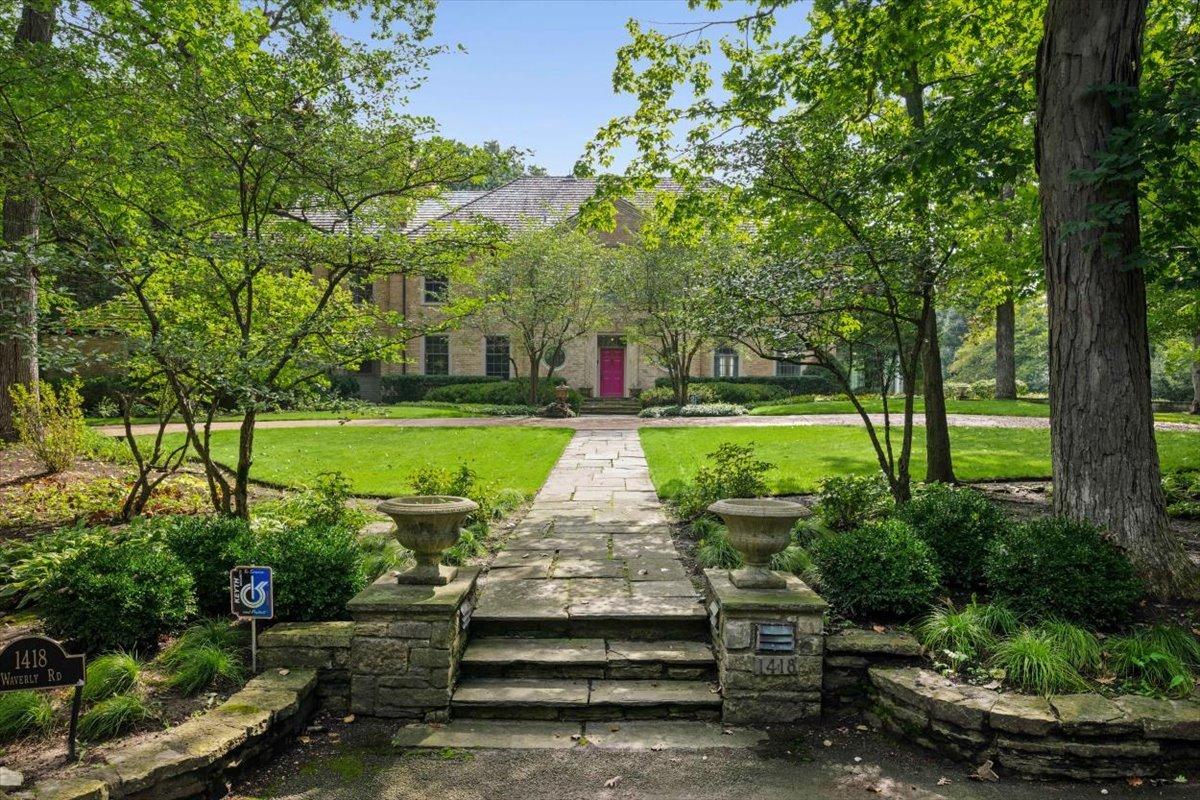 1418 Waverly Rd., Highland Park, IL 60035