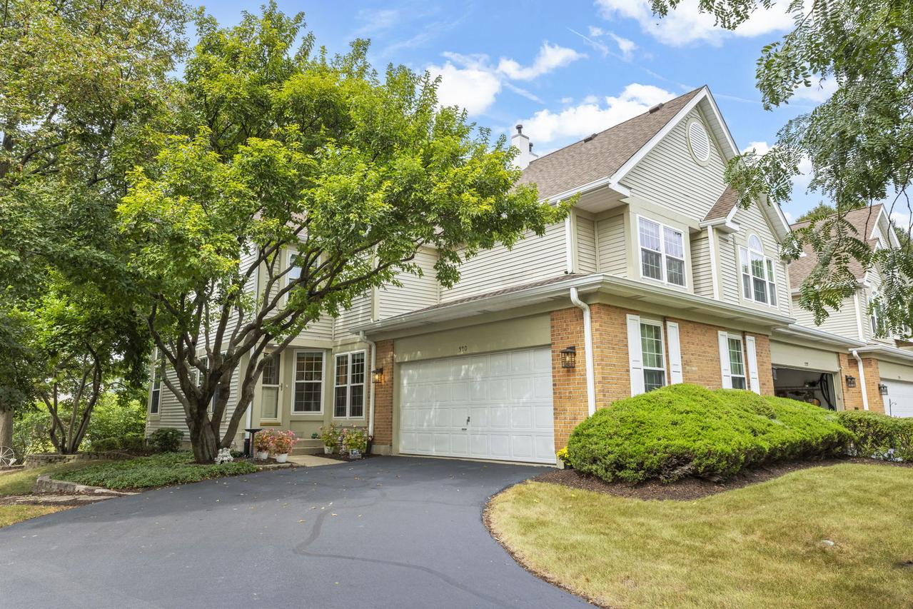 320 Cimarron Rd., Lombard, IL 60148