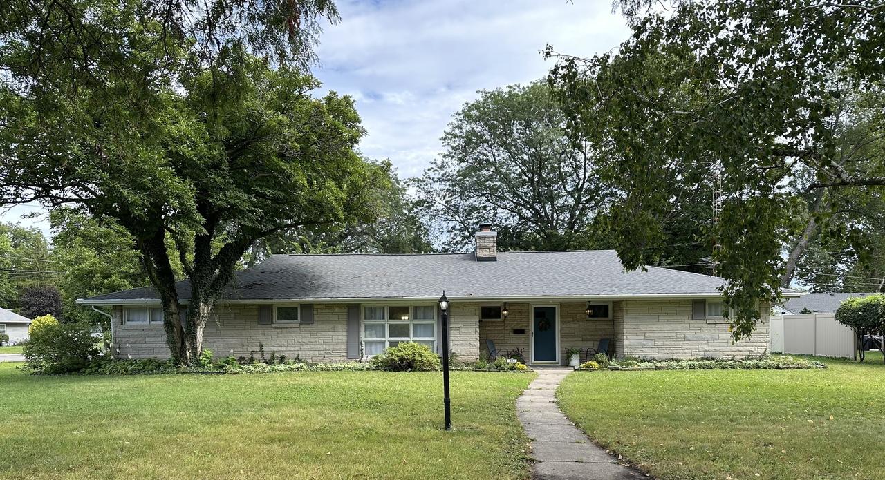 304 Central Ave., Aurora, IL 60506