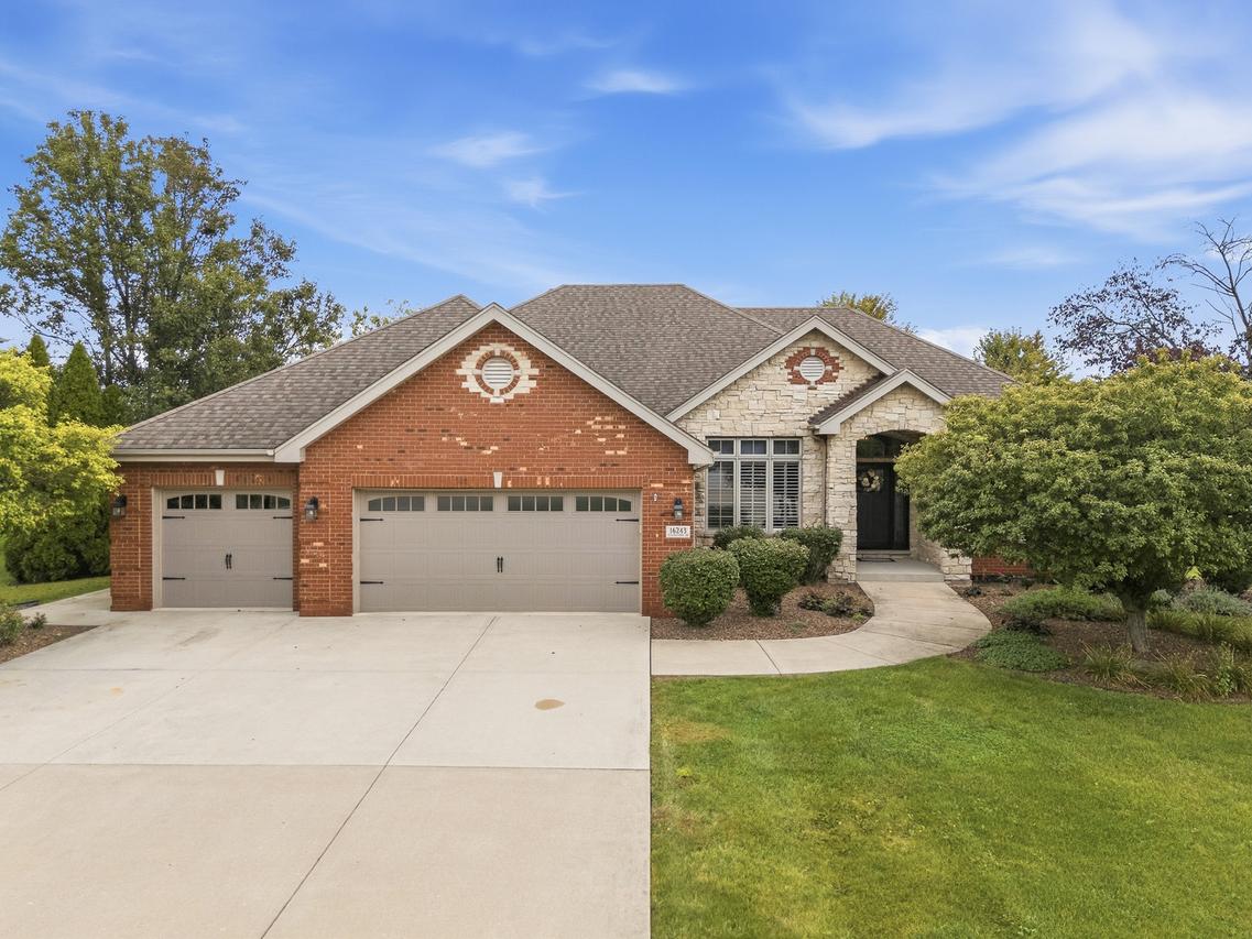 16243 W Blackhawk Dr., Lockport, IL 60441