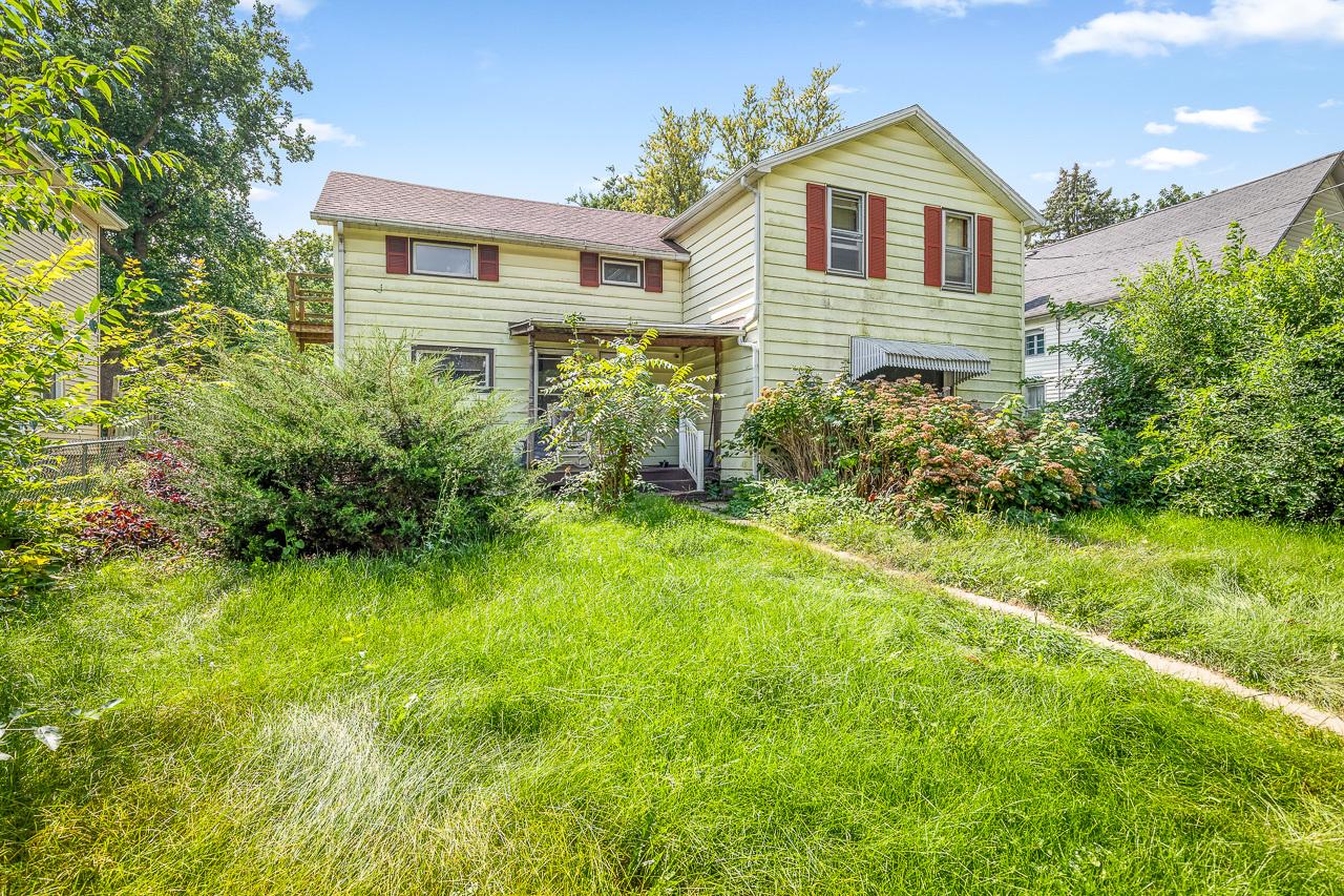521 E Pleasant St., Freeport, IL 61032