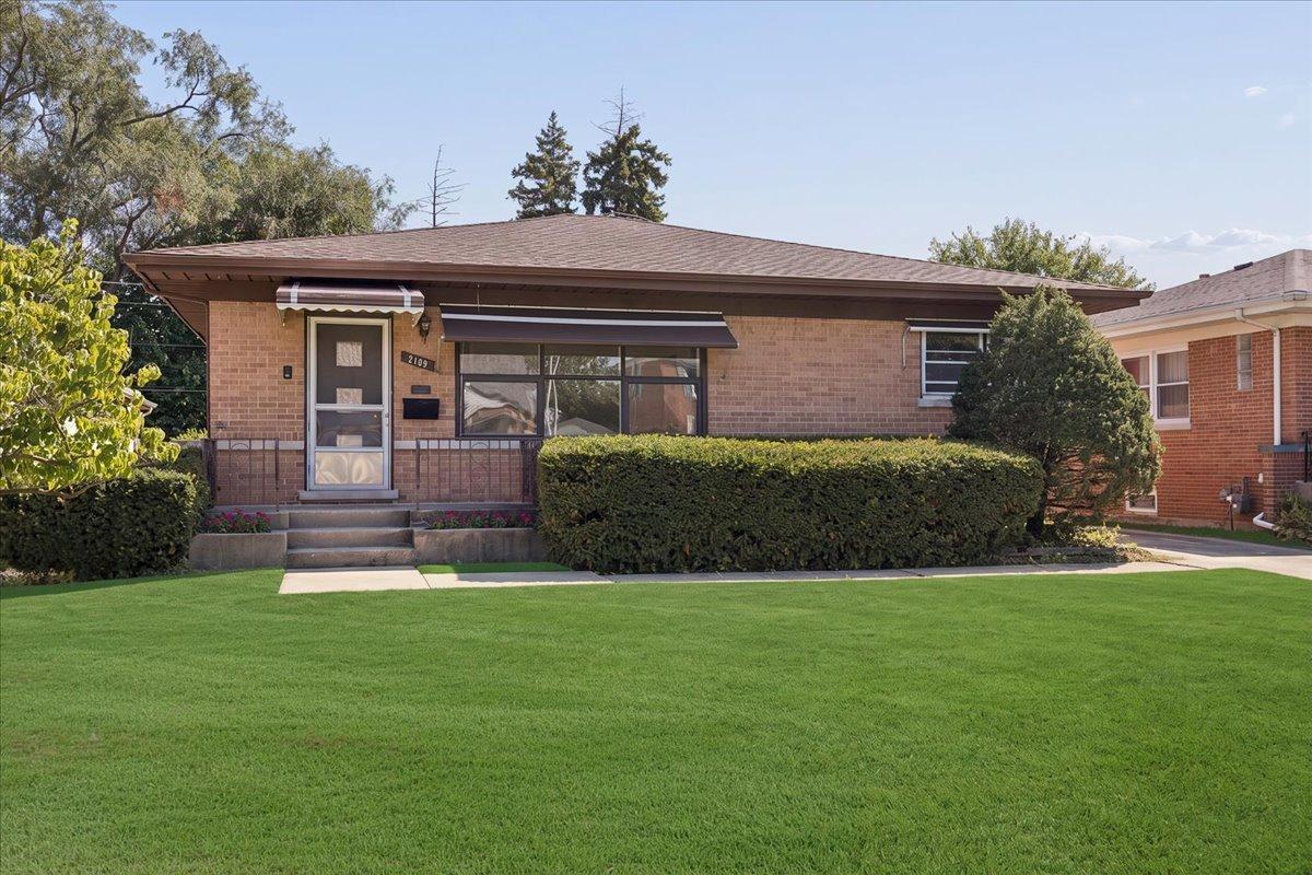 2109 Norfolk Ave., Westchester, IL 60154