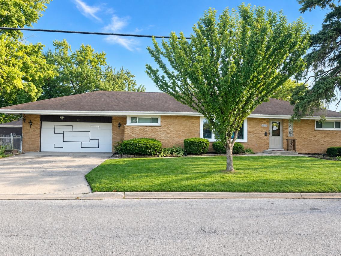 201 S Yale Ave., Addison, IL 60101