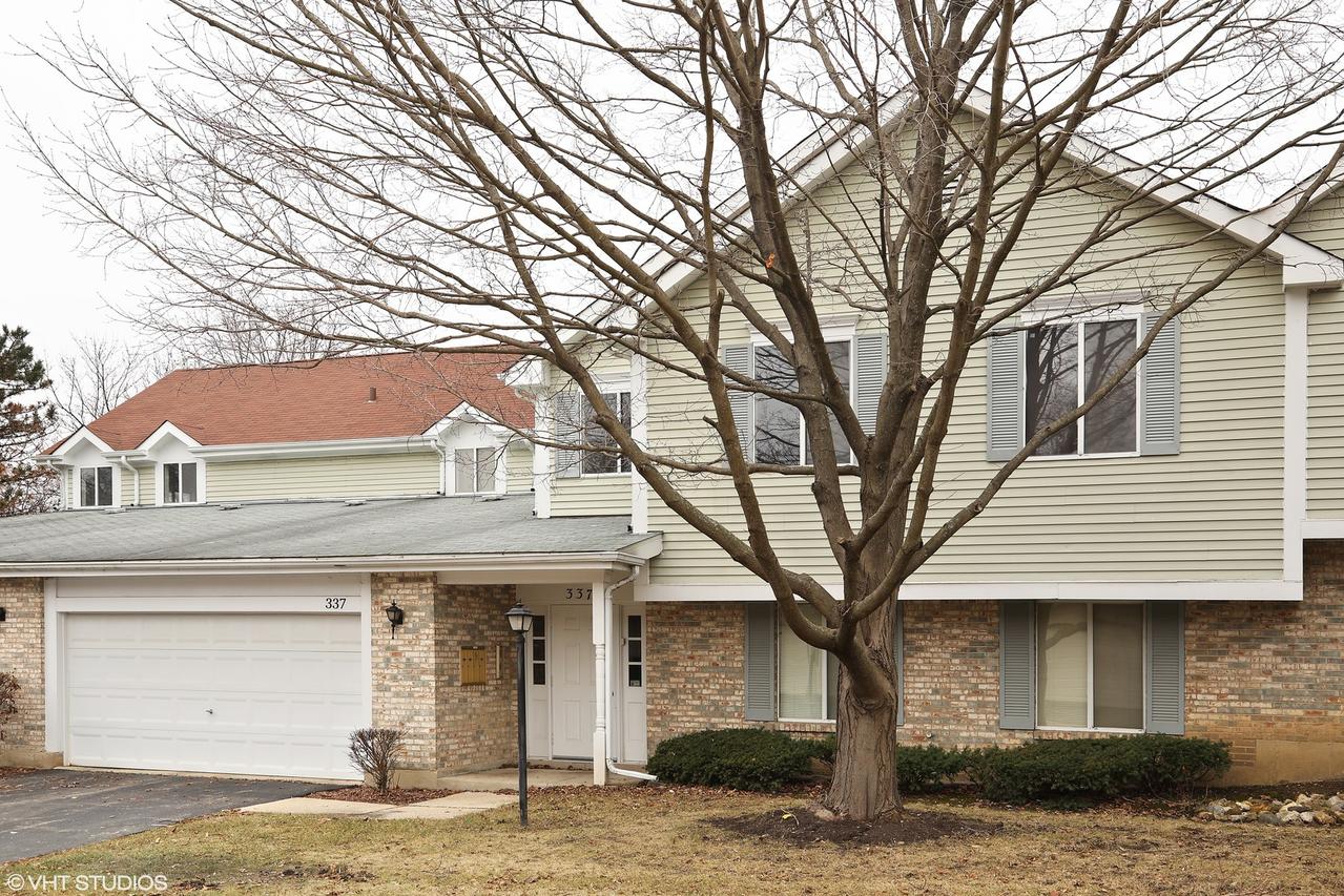 337 Springlake Ln. #D, Aurora, IL 60504