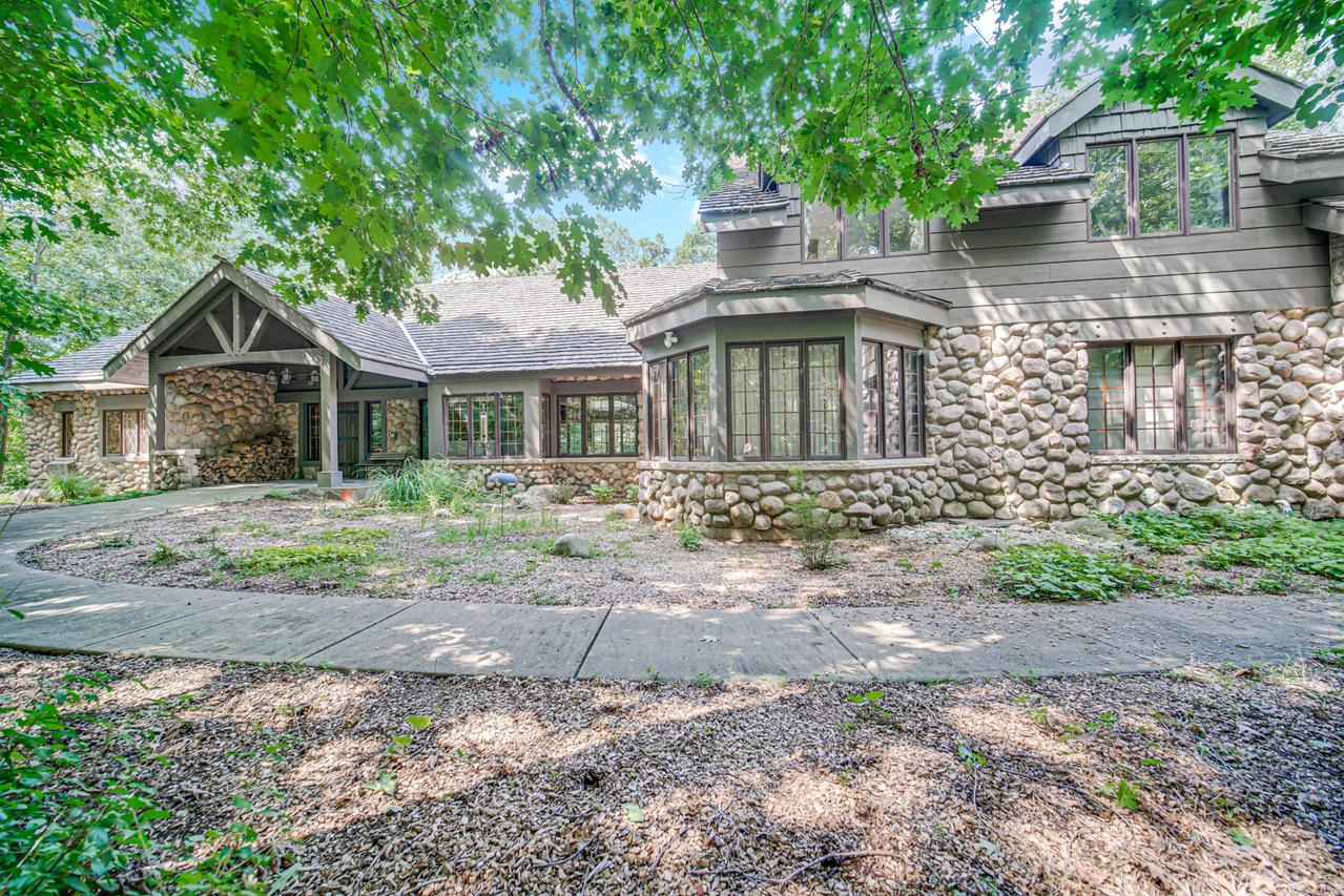 27250 N Meadowoods Ln., Mettawa, IL 60048