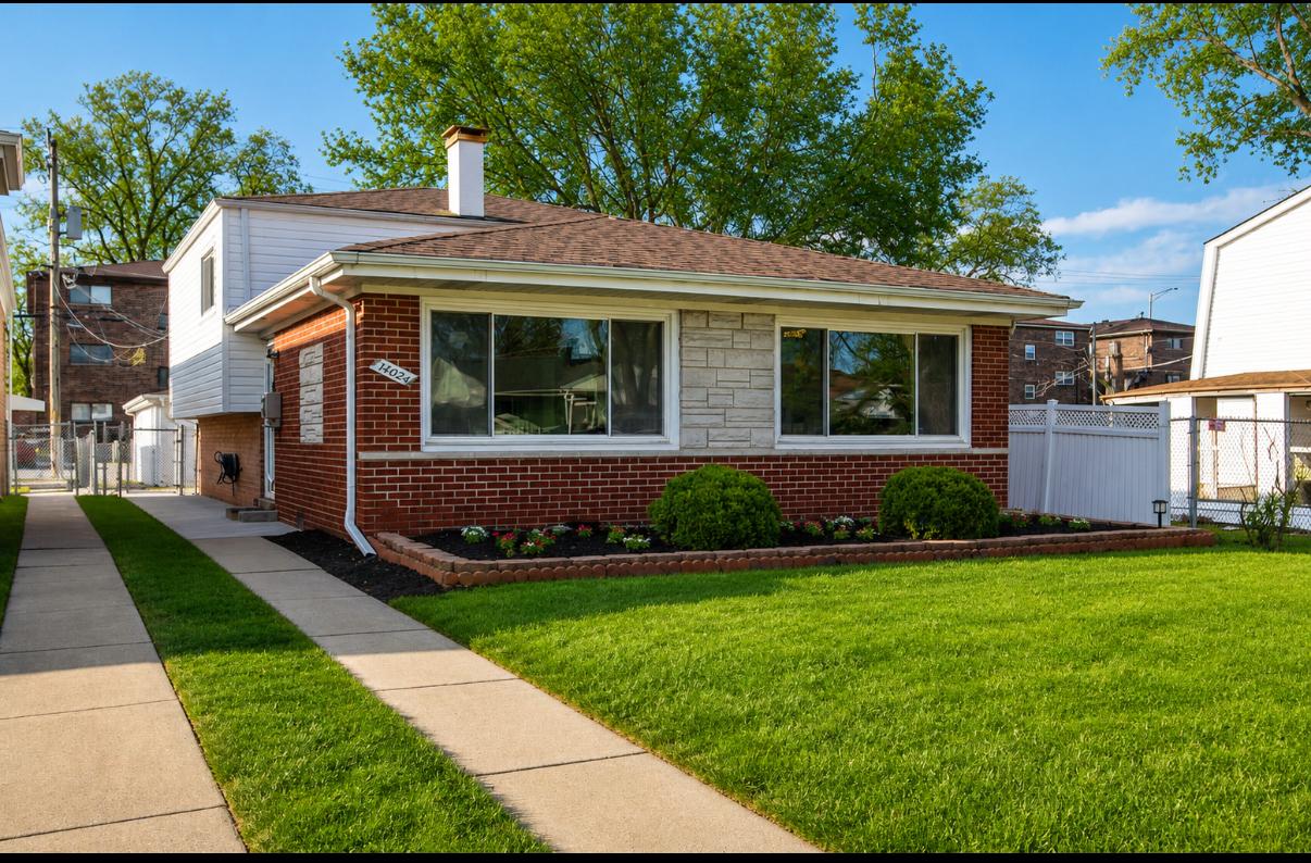 14024 S Saginaw Ave., Burnham, IL 60633