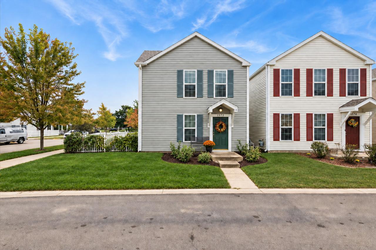 1572 Victoria Park Cir., Aurora, IL 60504
