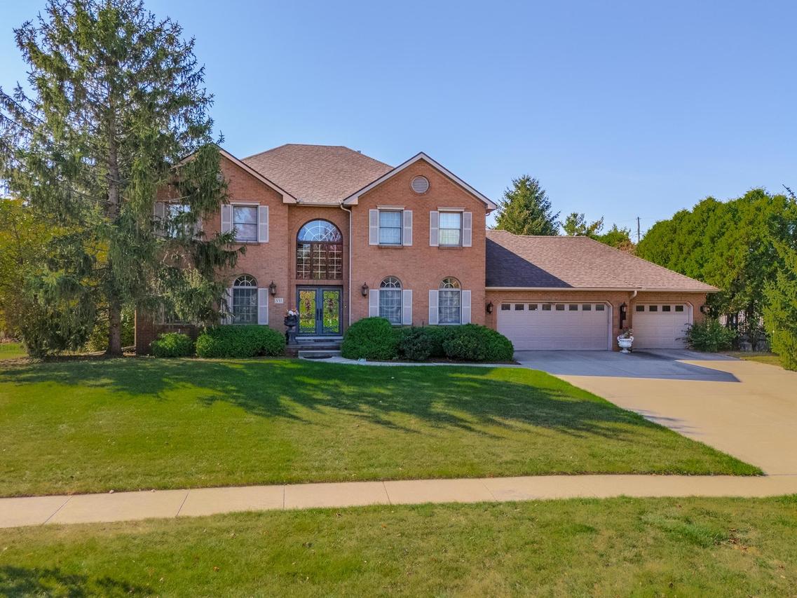 7 Smokey Ct., Bloomington, IL 61704