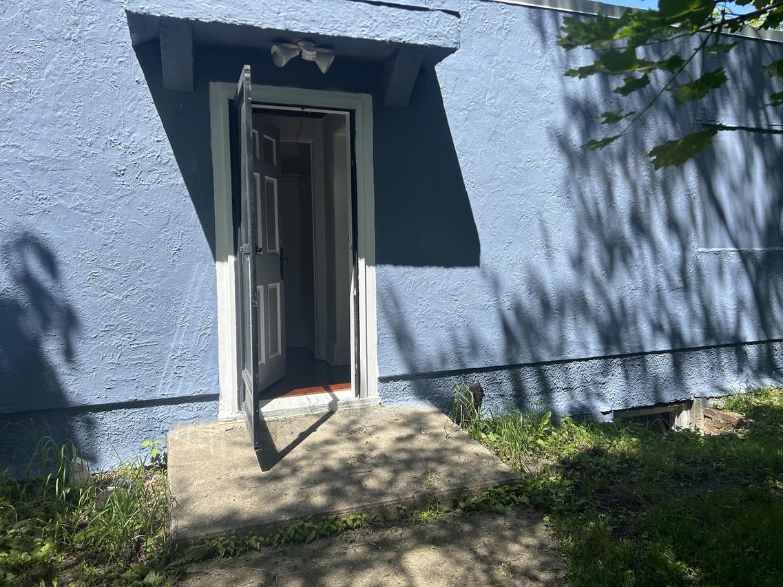 2110 Lewis Ave., Zion, IL 60099