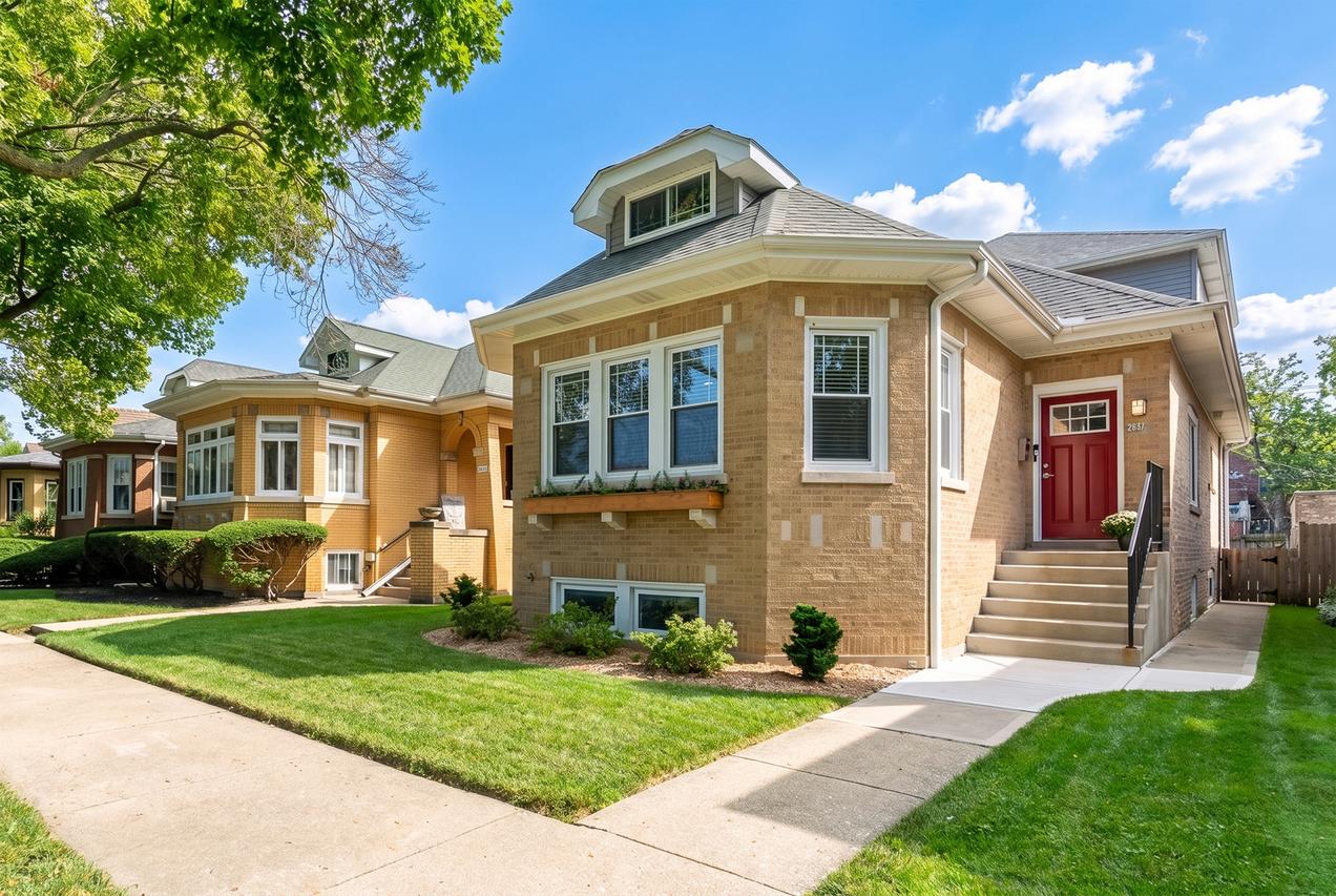 2637 W Coyle Ave., Chicago, IL 60645
