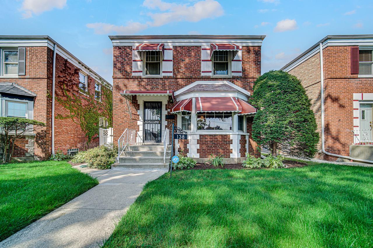 138 Linden Ave., Bellwood, IL 60104