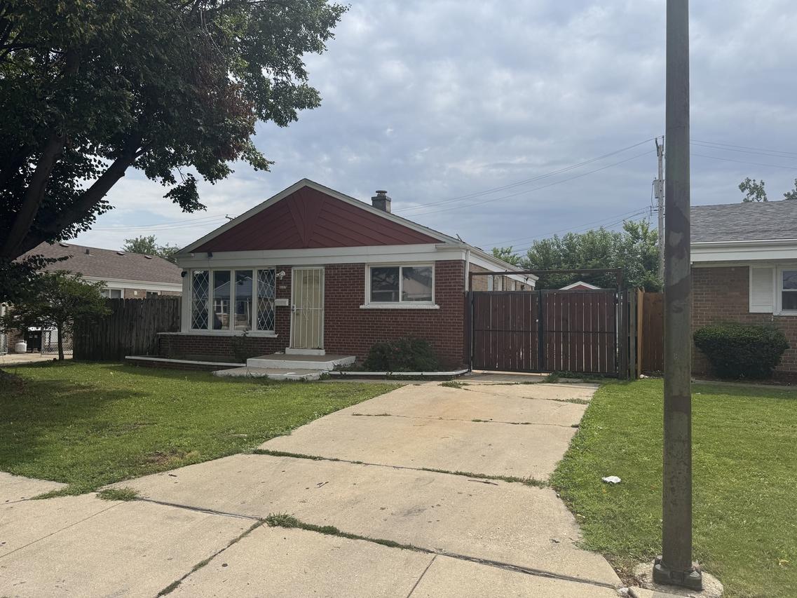 8027 S Knox Ave., Chicago, IL 60652