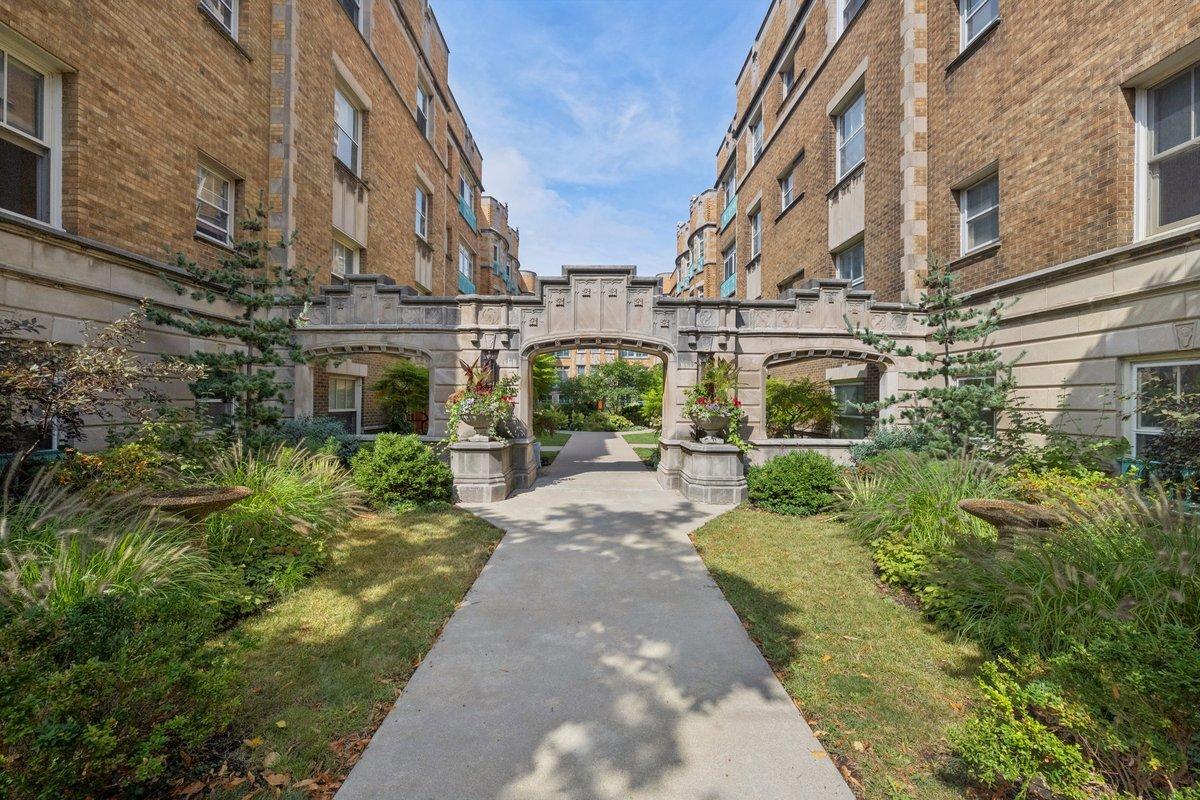 1534 E 59th St. #L2, Chicago, IL 60637