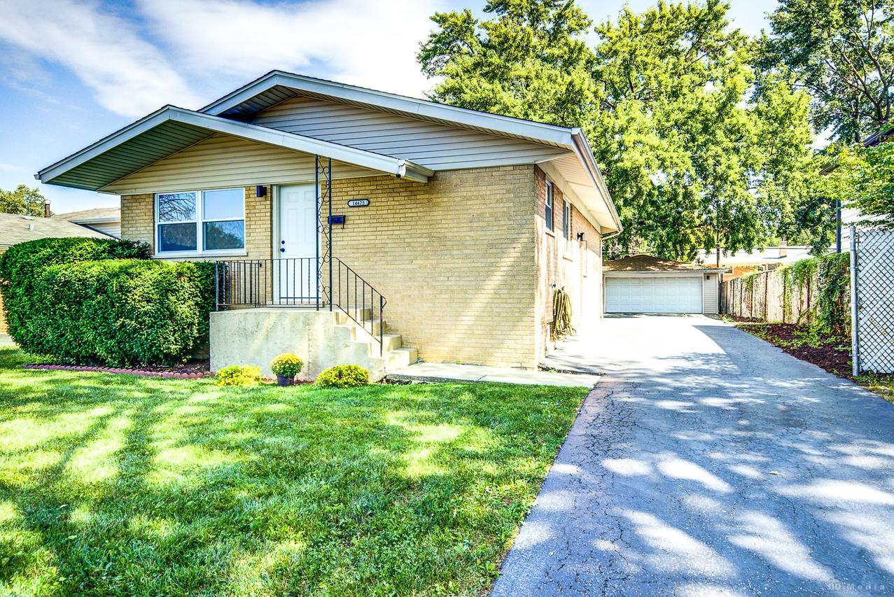 14425 Tripp Ave., Midlothian, IL 60445