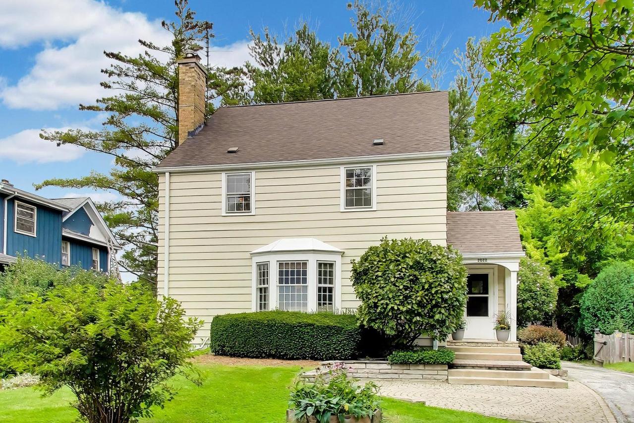 2022 Center Ave., Northbrook, IL 60062