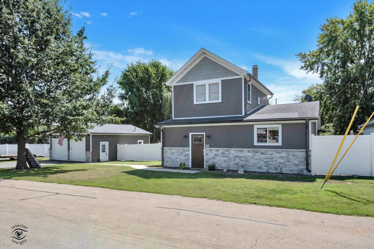 225 E Church St., Sheridan, IL 60551