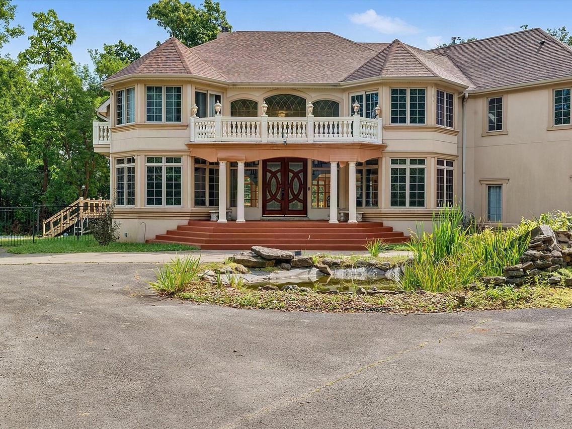 872 Rosedale Ter., Crete, IL 60417