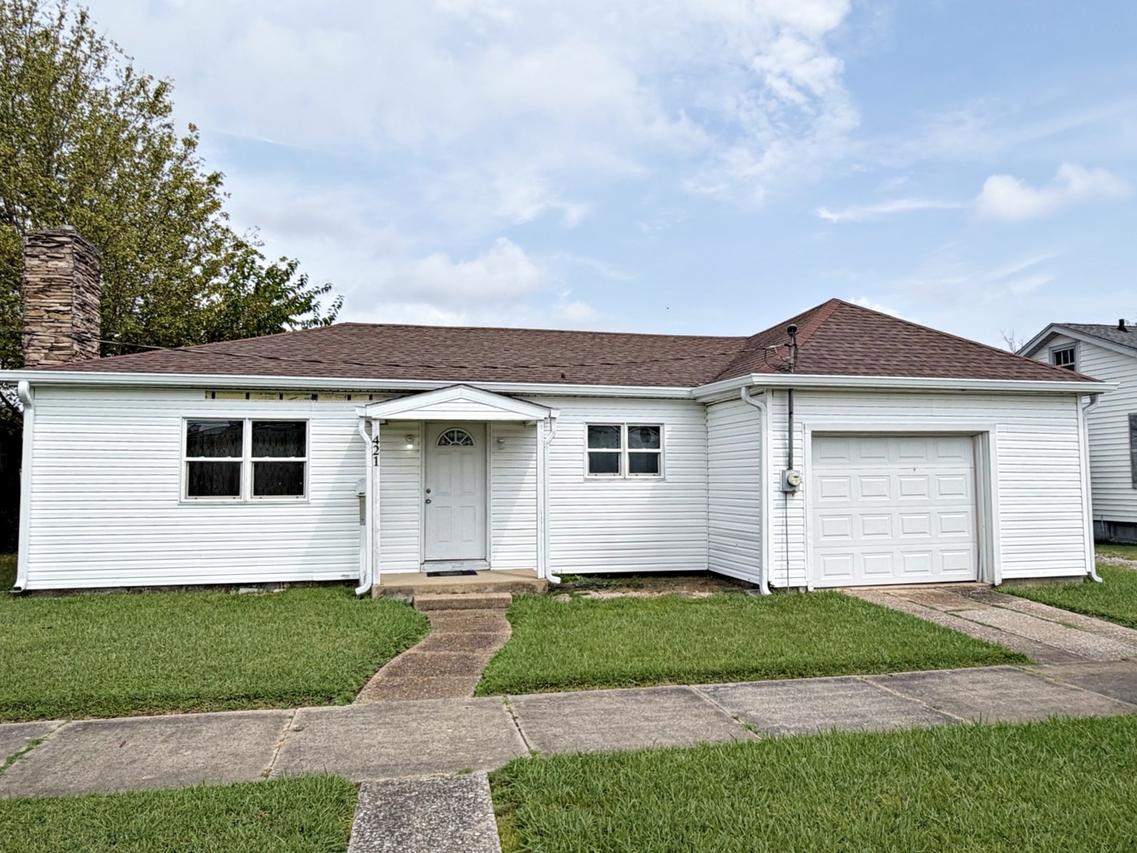 421 E 9th St., Metropolis, IL 62960