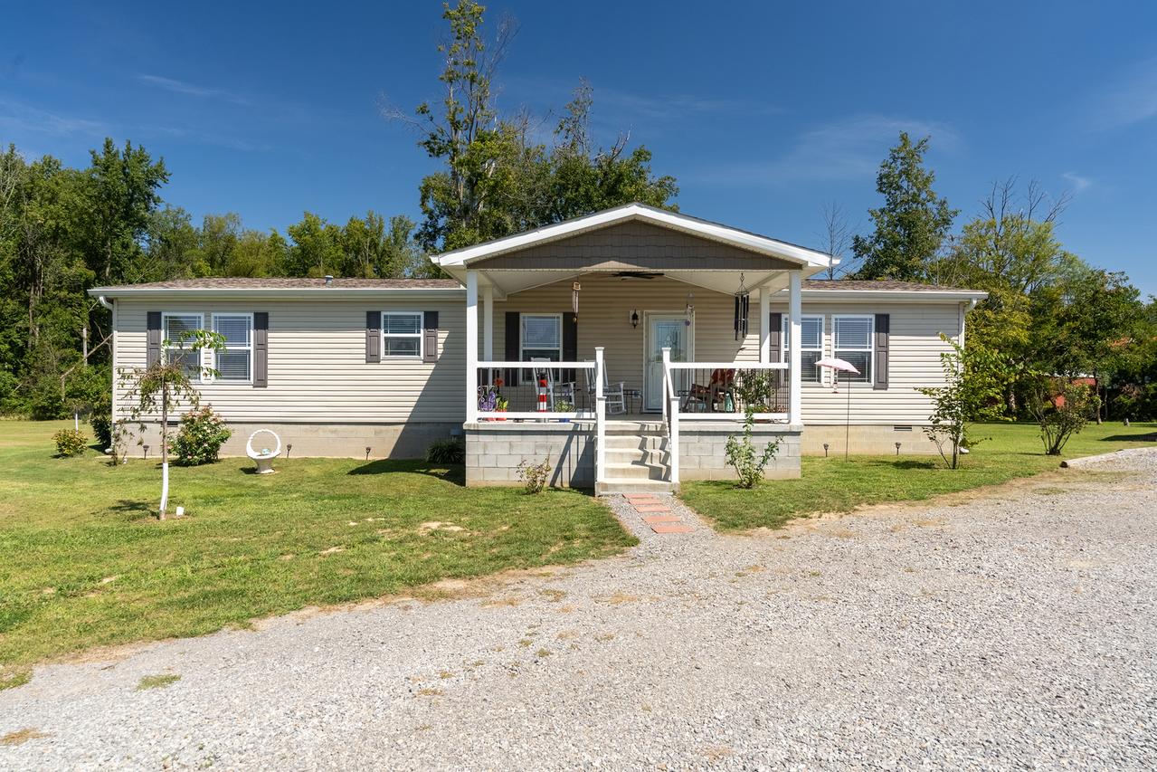 1535 Dewey Rd., Eldorado, IL 62930
