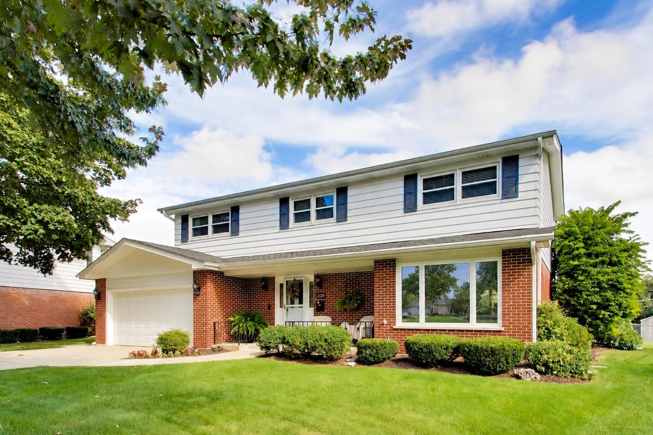 2424 E Miner St., Arlington Heights, IL 60004